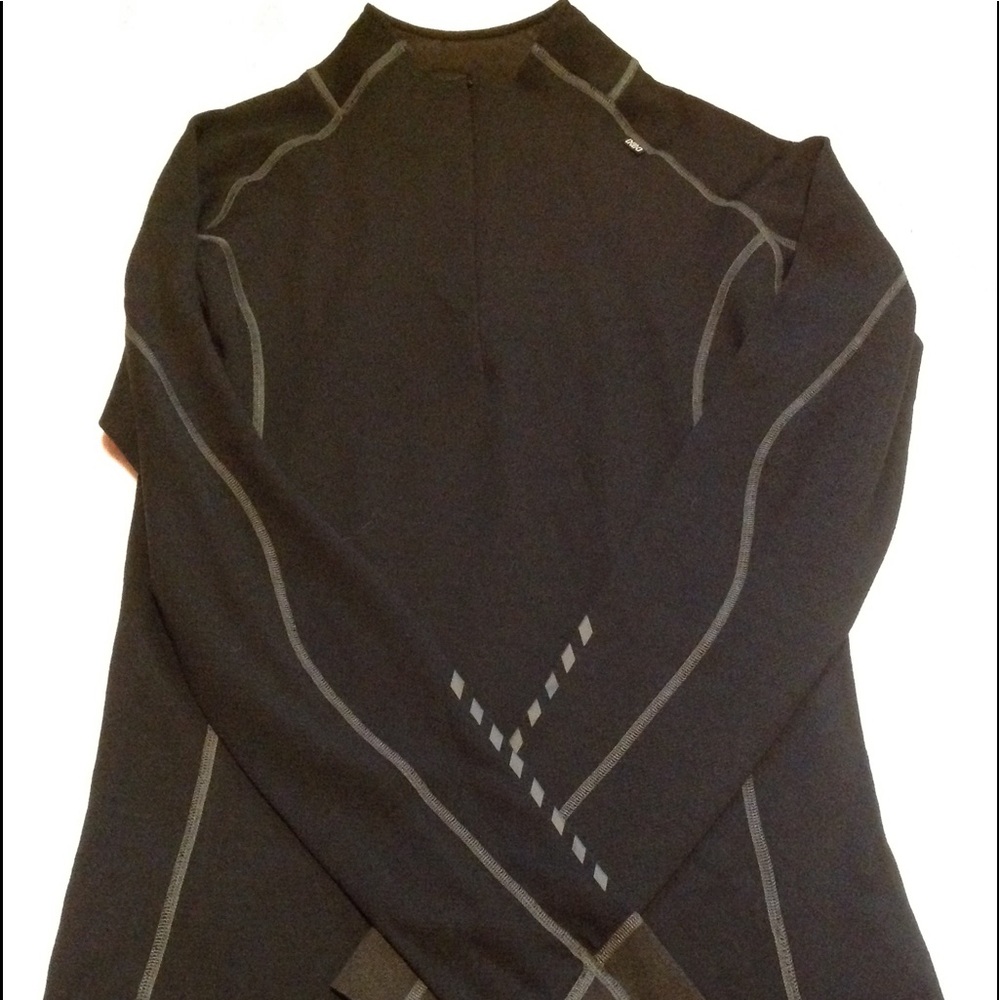 NWT Helly Hansen Warm Freeze 1/2-zip pull-over